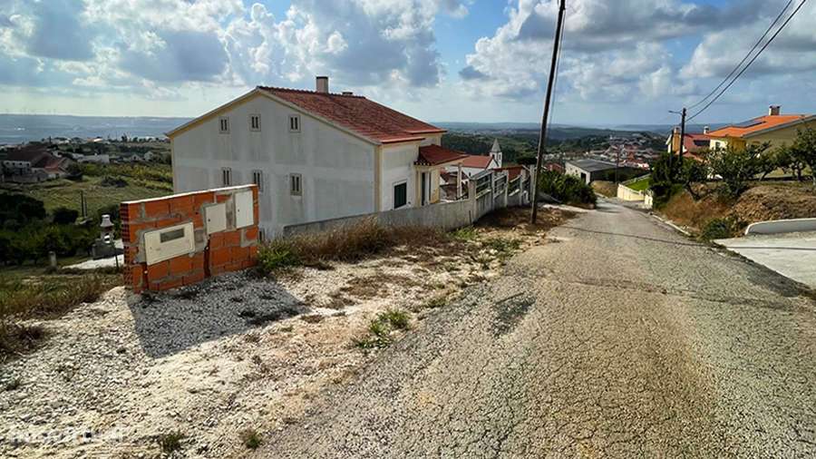 Terreno const. 1 moradia, local tranquilo, vista panorâmica, Usseira-3