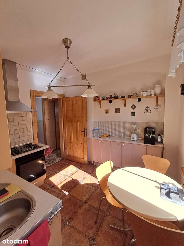 Ładny dom w willowej części Sobieszowa, wygodny,gotowy do zamieszkania-7