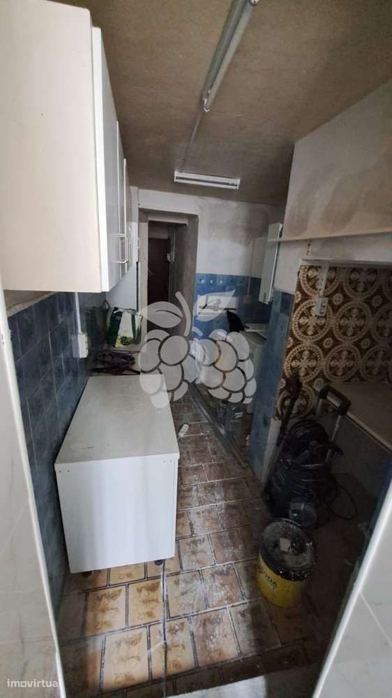 Apartamento cave de 62 m² na Penha de França com um pátio privado de 9-10