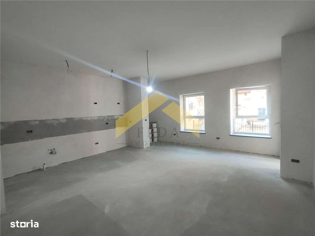 Casa cu 3 camere de vanzare in centrul Aradului - Imagine principală: 3/14