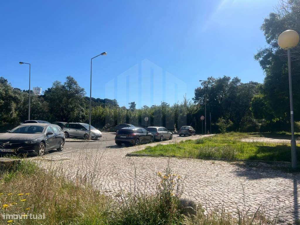 Apartamento T3 Parque da Paz no Feijó com Arrecadação e duas Varandas.-27