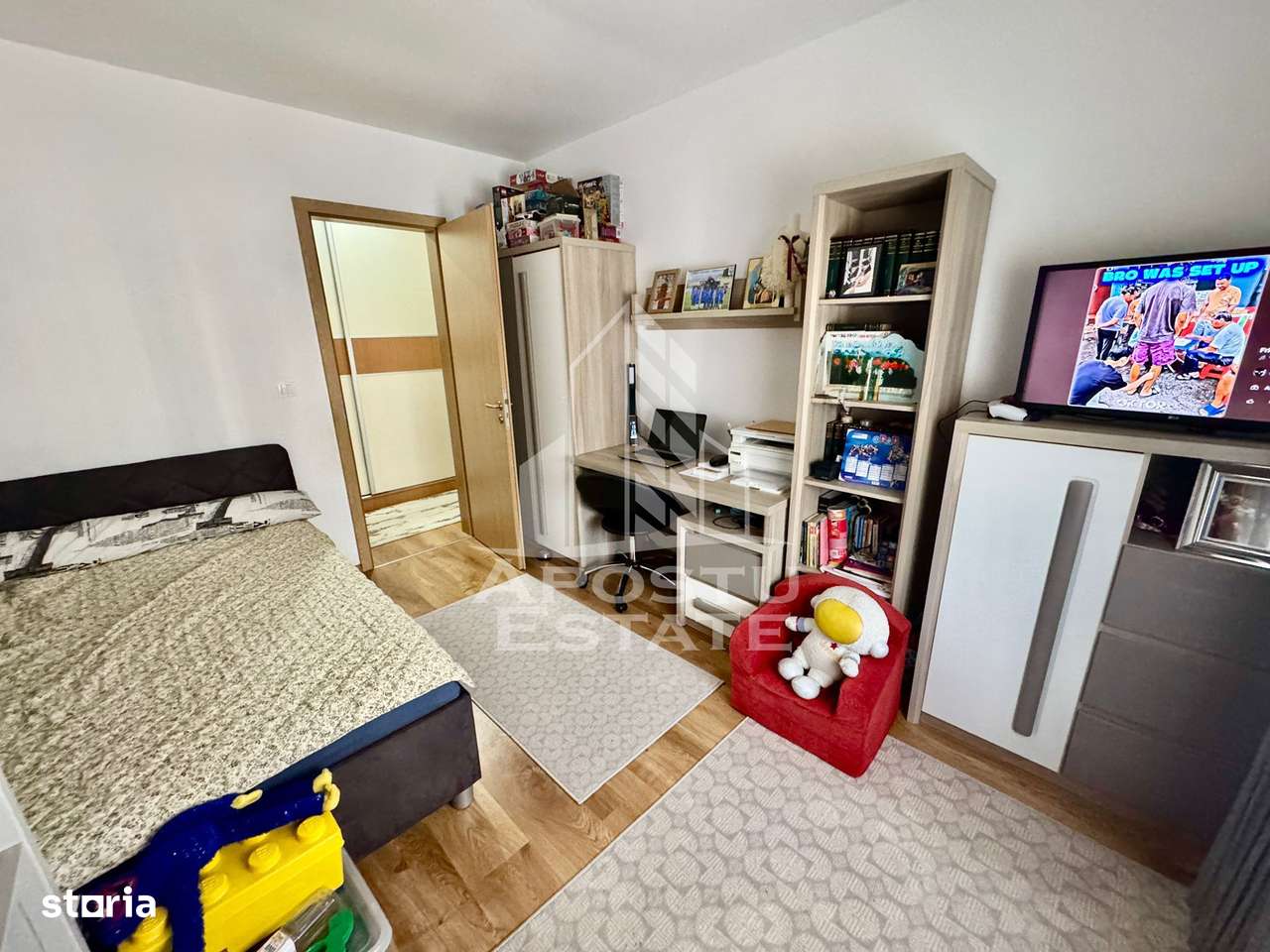 Apartament cu 3 cmarere, 2 locuri de parcare, zona Torontal - Imagine principală: 4/12