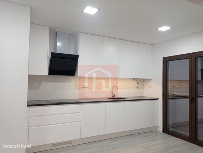 Apartamento T3 na Urbanização Alto dos Moinhos, Montijo-2