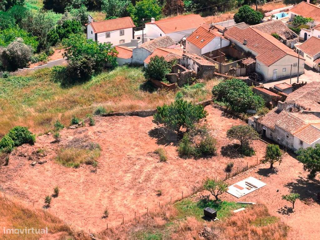 Moradia T3, em terreno de 1663 m² ,para reconstrução total, a 5 min...-7