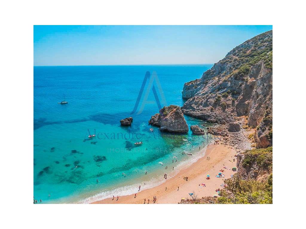 Moradia para reabilitar em Sesimbra ( Santiago ), com vista mar.-12