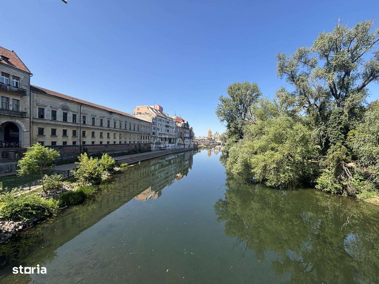 Apartament 129 mp cu vedere spre Crisul Repede si demisol independent-17