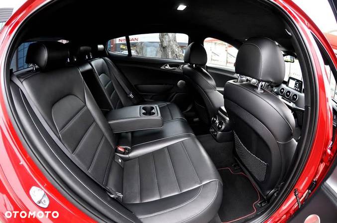 Kia Stinger 3.3 T-GDI AWD OPF GT - 30