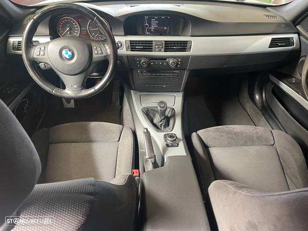 BMW 318 d Pack M - 25