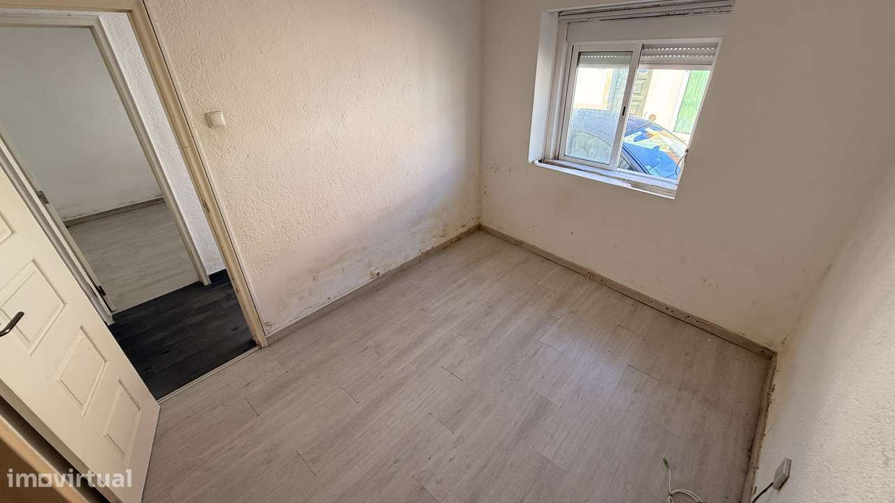 Moradia Térrea T4 no Cartaxo com Potencial de Duas Habitações-20