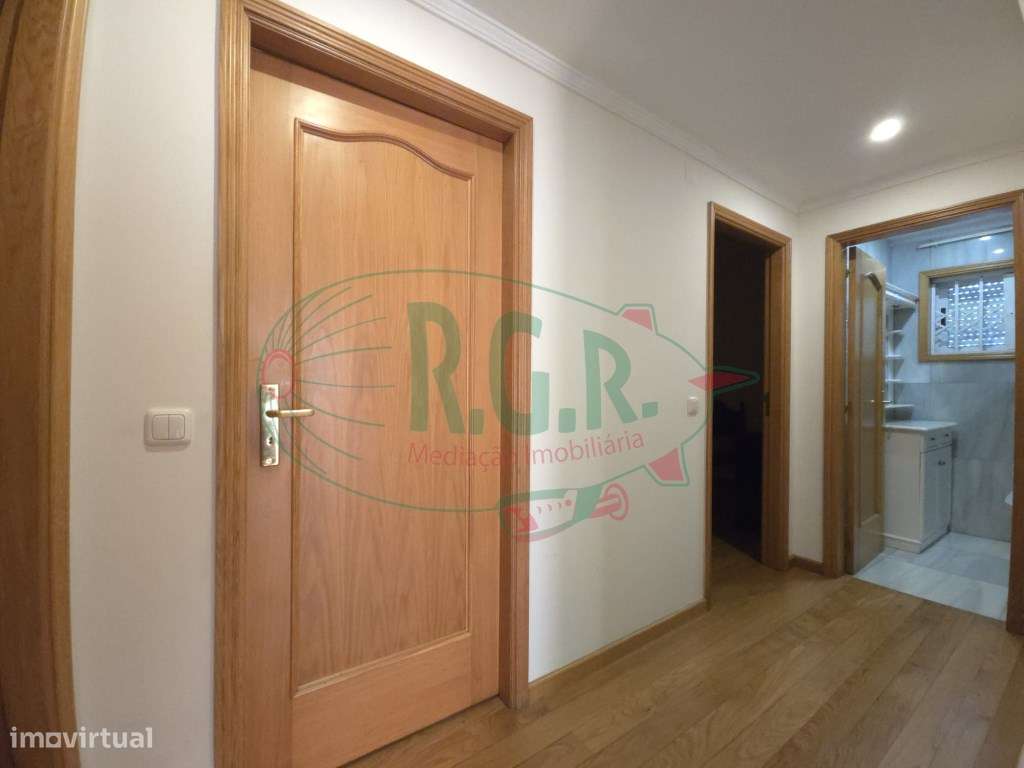 Moradia Isolada T3 | Piscina | Vistas Rio | 5 Min Porto-31