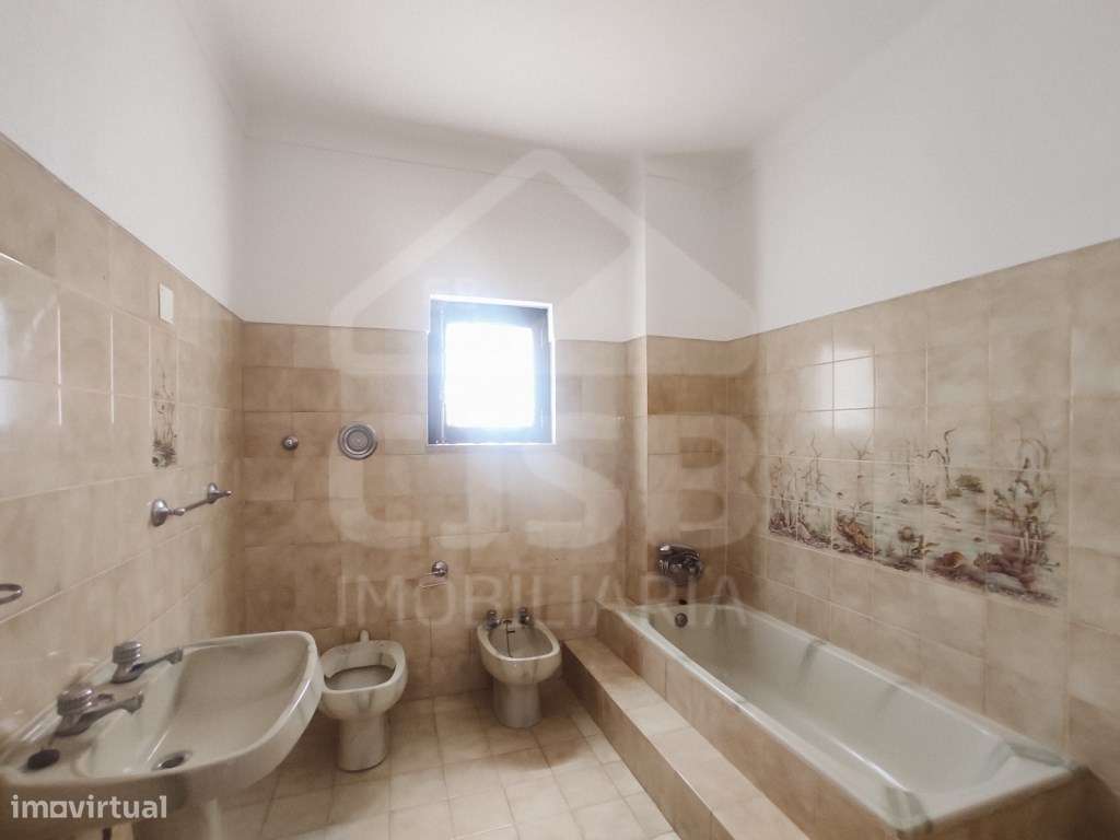 Moradia à Venda em Coruche - Valor Negociável-20