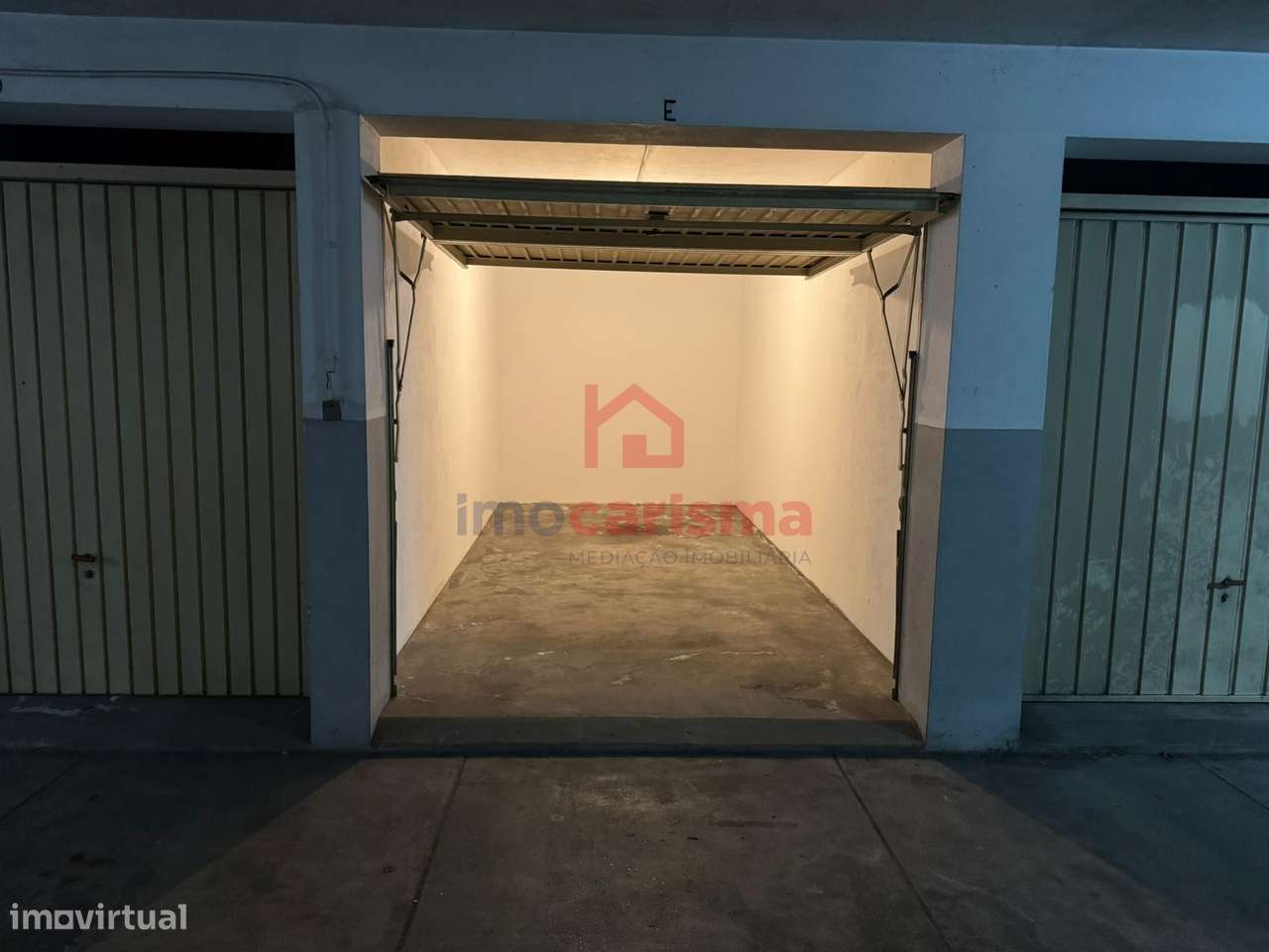 Garagem fechada com 13m2 para venda em Santo Tirso - Grande imagem: 3/5