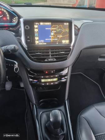 Peugeot 2008 1.2 PureTech Allure - 9