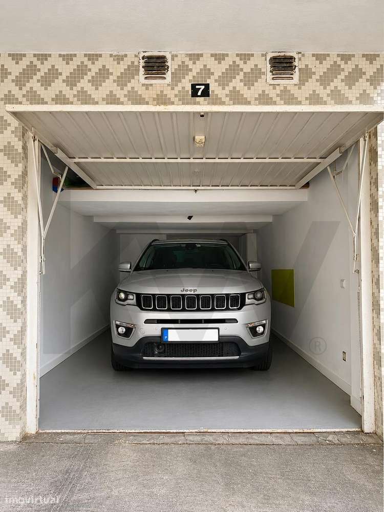 Apartamento T3 Remodelado com Garagem Box no Centro de Coimbra-15
