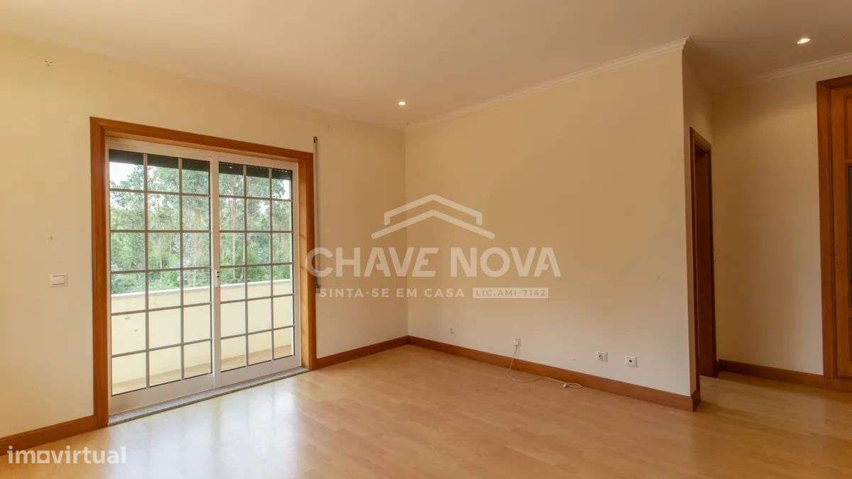 Moradia Geminada V3 c/ Jardim em Rio Meão-10