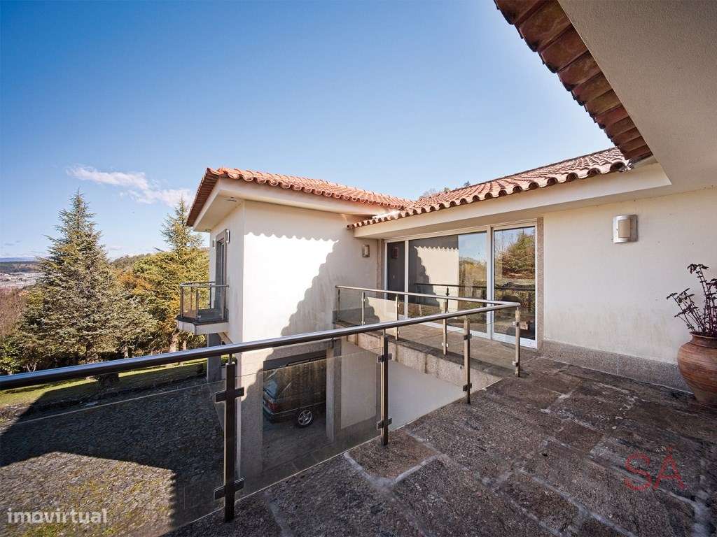 Moradia com piscina, jardim e bosque localizada na Encosta do Bom J...-31