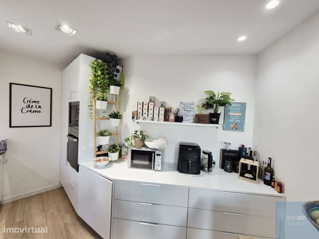 Apartamento T2 na Damaia - Luz Natural Todo o Dia e Localização Est... - Grande imagem: 4/13