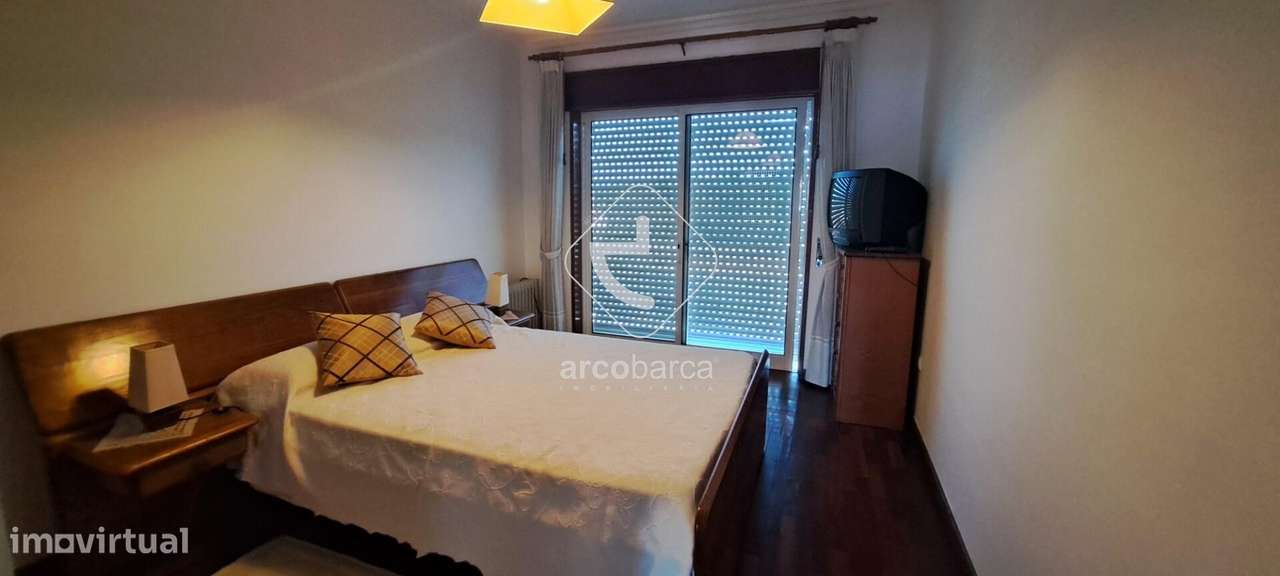 Apartamento T2 , com garagem e aquecimento central 170.000€- Paçô -Arc - Grande imagem: 2/35
