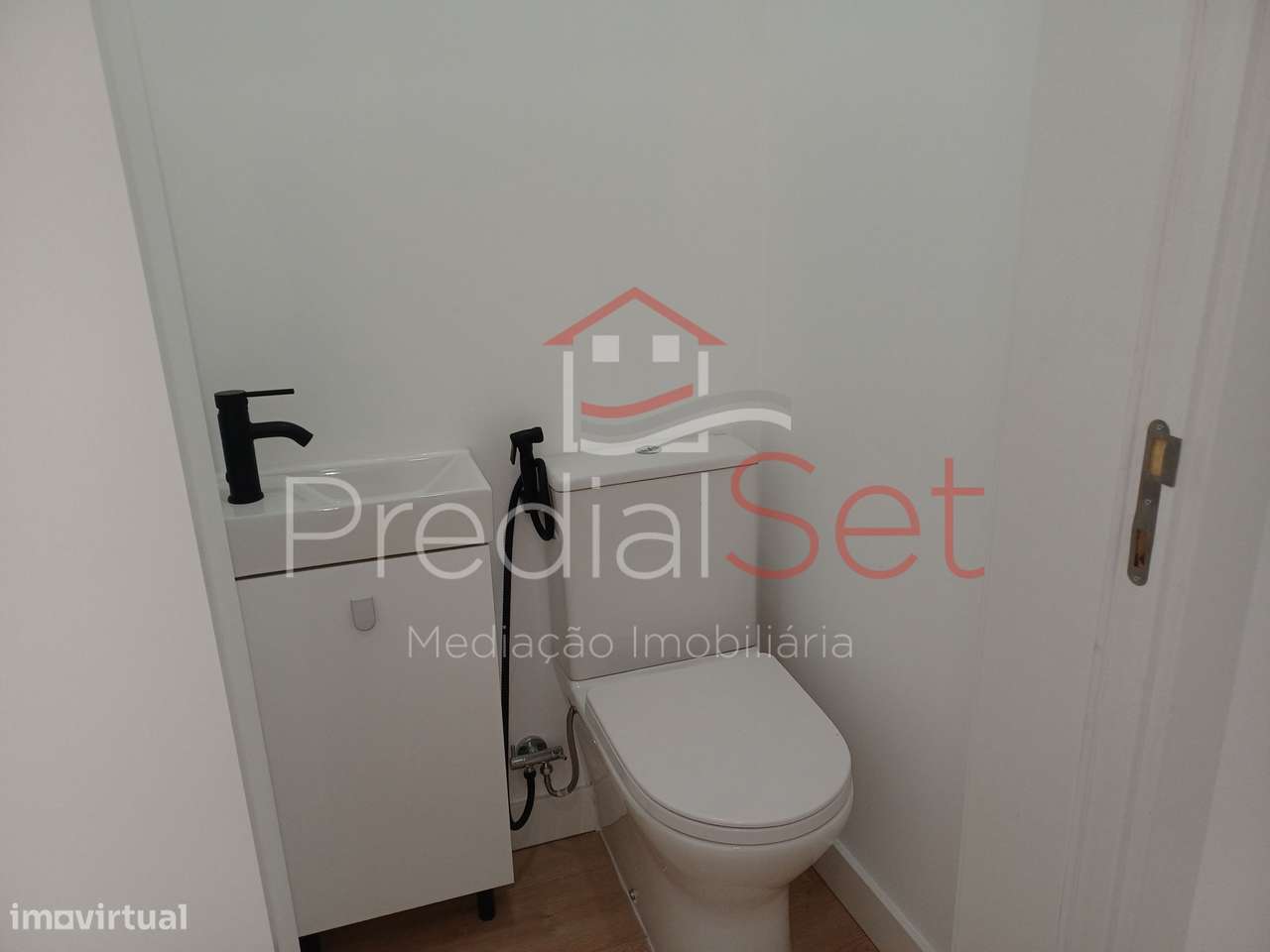 Apartamento T3 Totalmente Renovado- Montalvão-Setubal-7