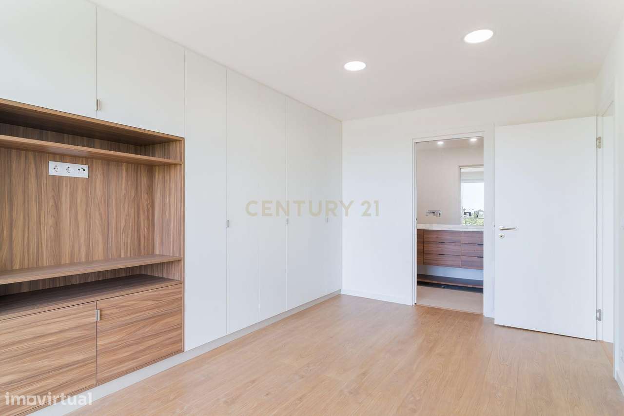 Moradia T4 isolada | Quinta D. Isabel de Abreu com garagem e piscina-28