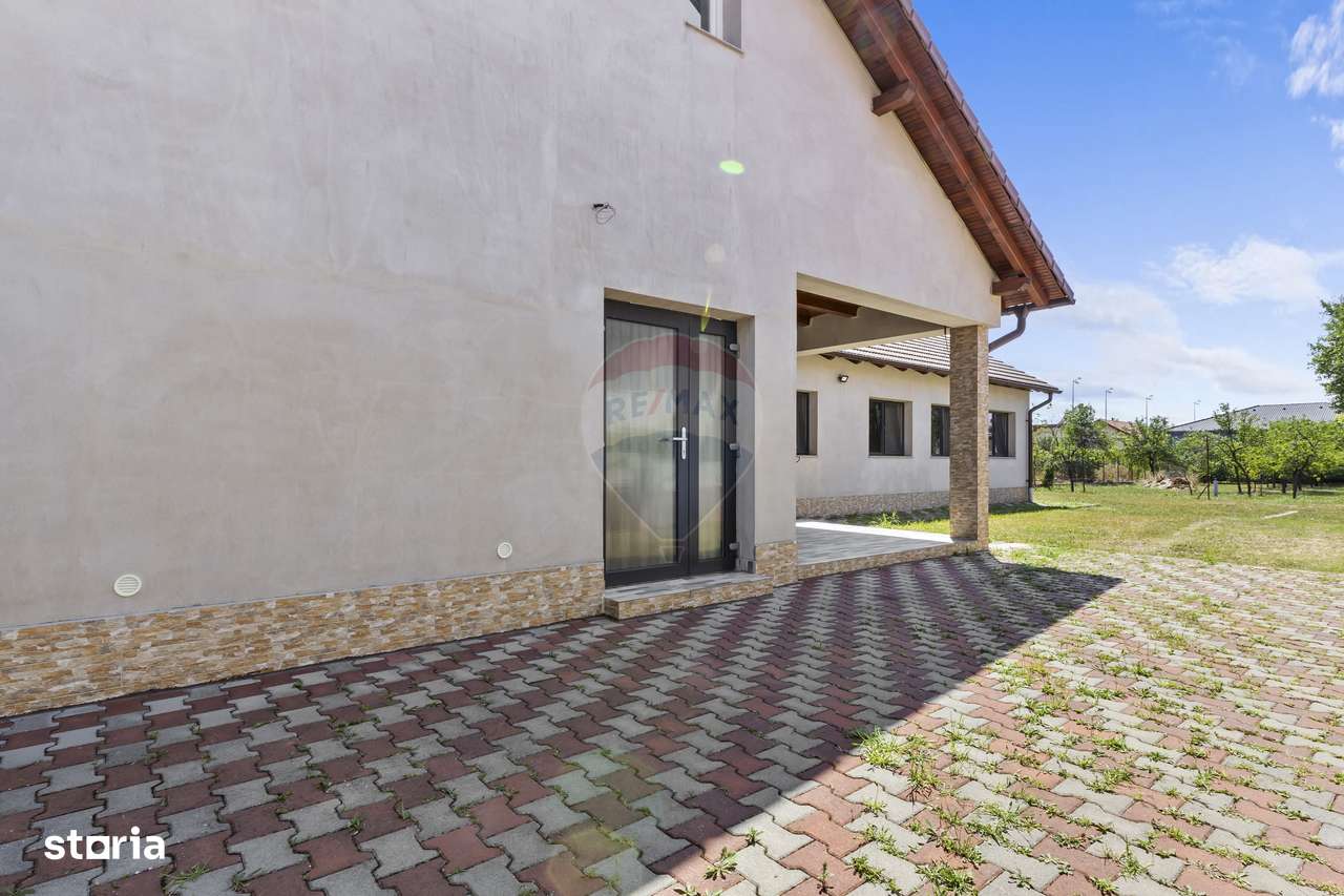 Casă noua 246 mp cu teren 1363 mp  de vânzare Sannicolau Mic, Arad - Imagine principală: 3/20