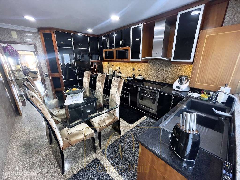 Moradia T2+2 com garagem para 4 carros, 1º linha de mar - Grande imagem: 4/28