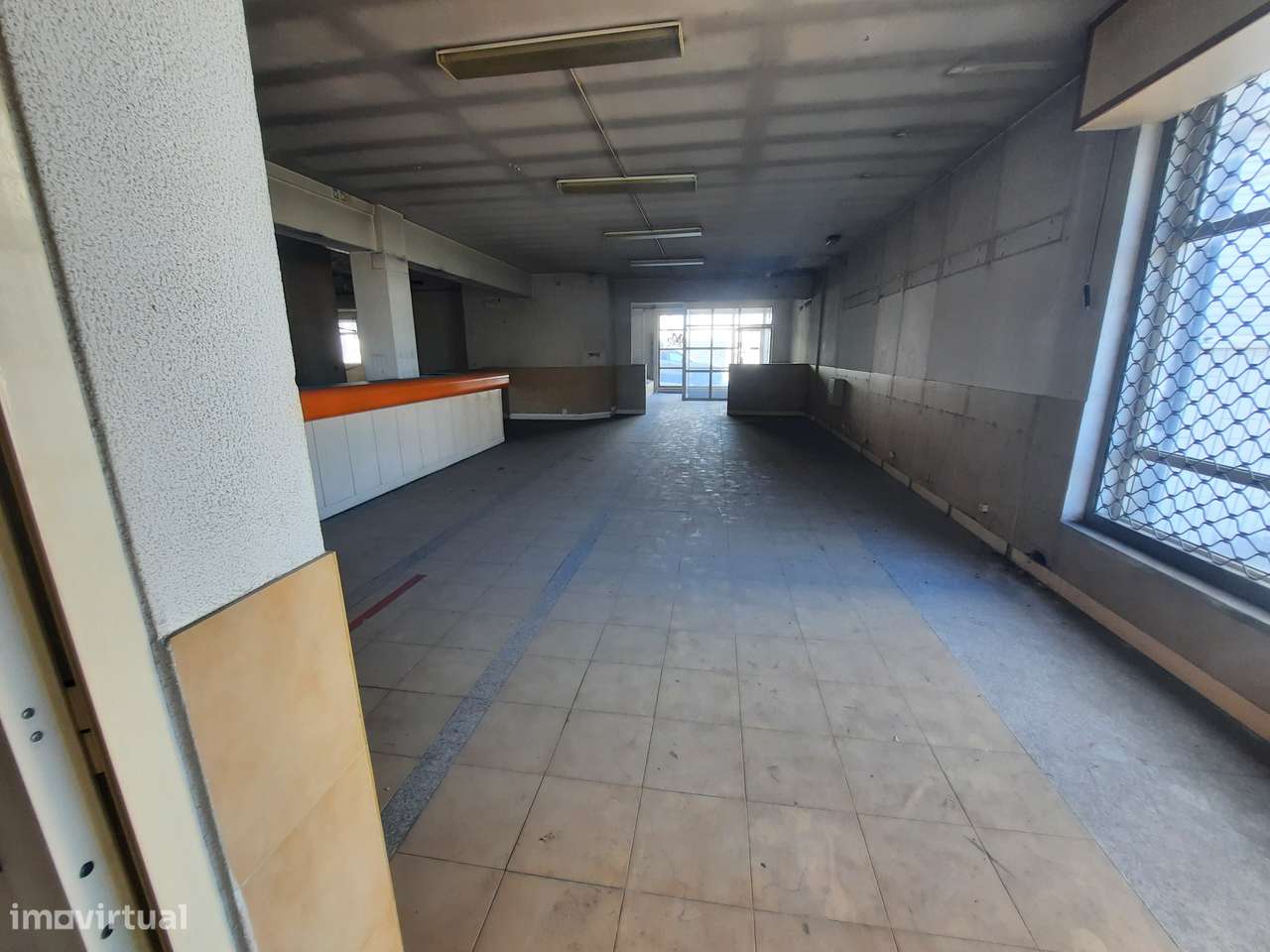 Imóvel comercial em Ermesinde com 564 m²-11
