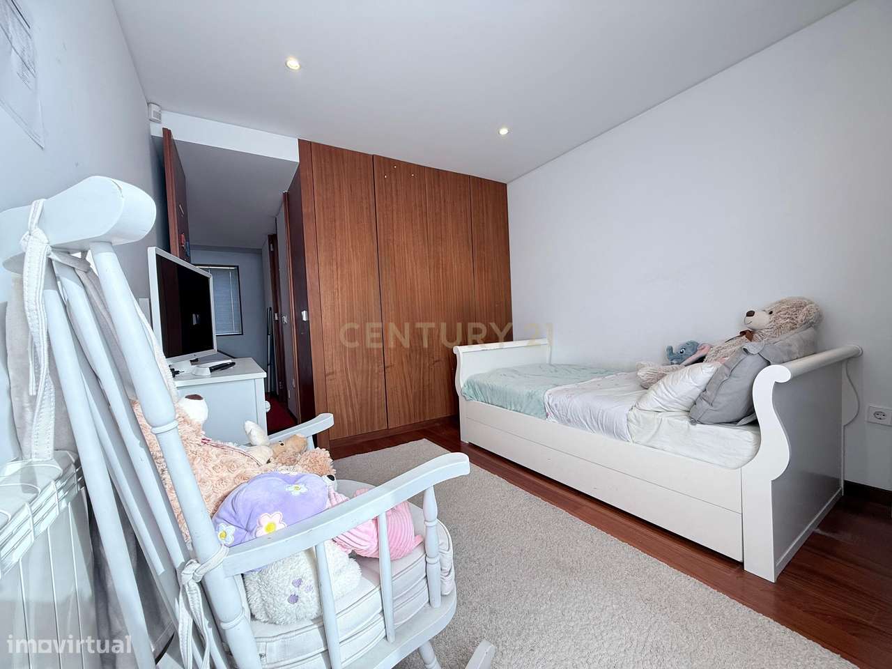 Moradia T3 com suite master, em condomínio de prestígio – Estrada Real-32