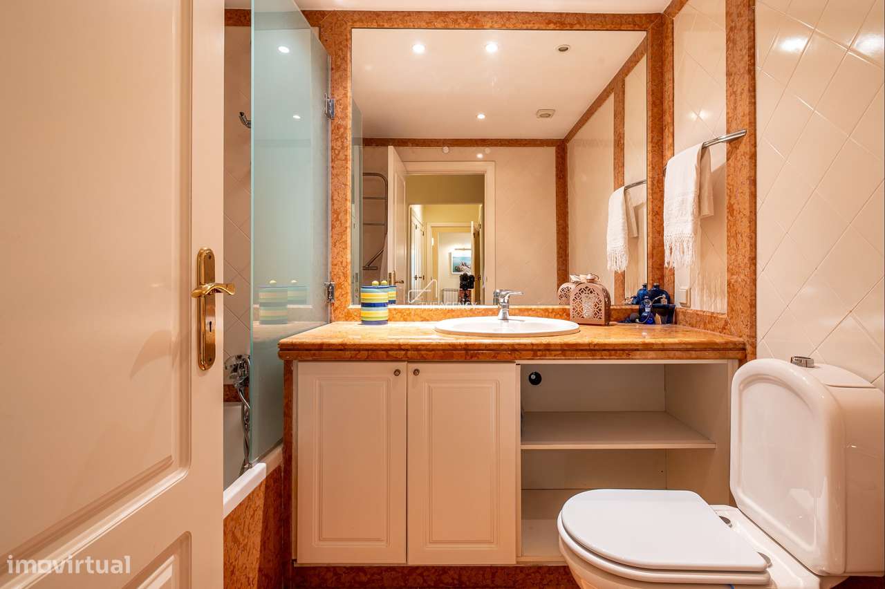 Apartamento de Luxo T3 à Venda no Estoril com Vista Mar-36