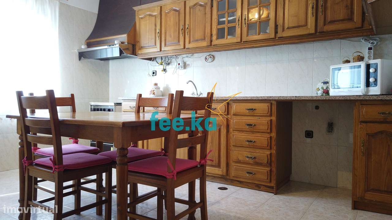 Apartamento T4 com Garagem-1