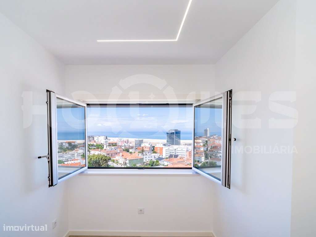 T2 de Luxo no Último Andar | Vista Mar, Serra e Cidade | Centro da ...-38