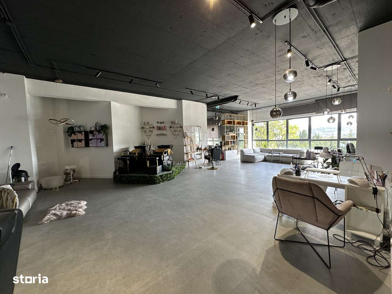 Spațiu comercial 210 mp 4 parcări (Taiatura Turcului) - Imagine principală: 5/8