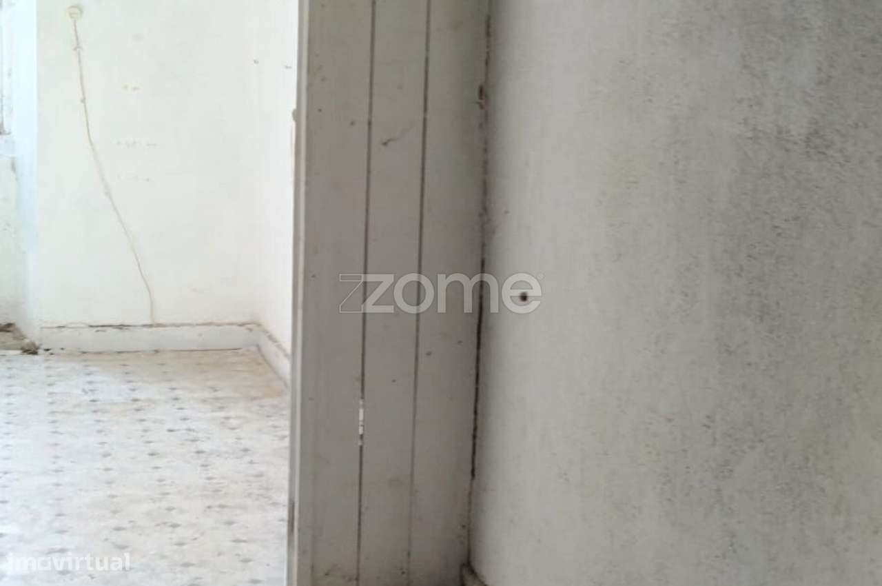 Moradia T1 para remodelar com garagem Gouveia - Grande imagem: 5/10