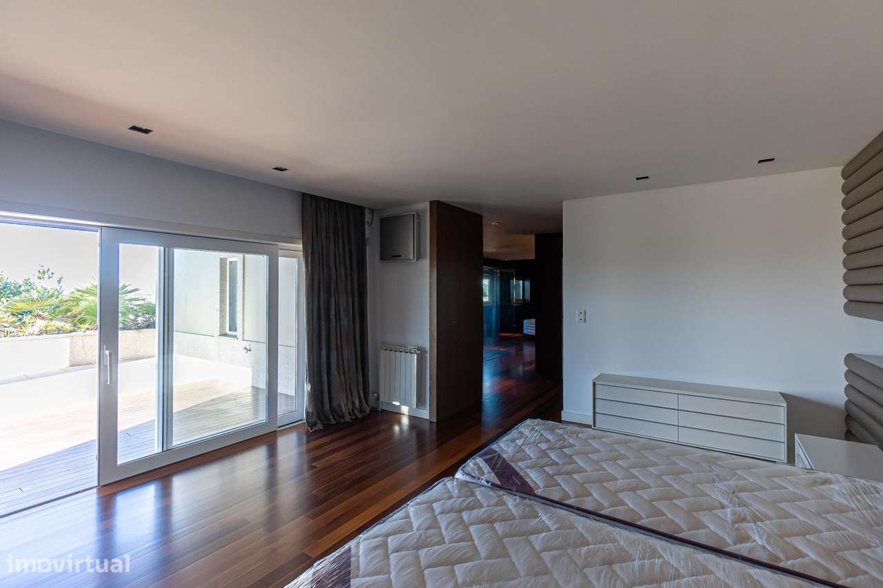 Moradia de Luxo com Elevada Privacidade, Piscinas Interior e...-40