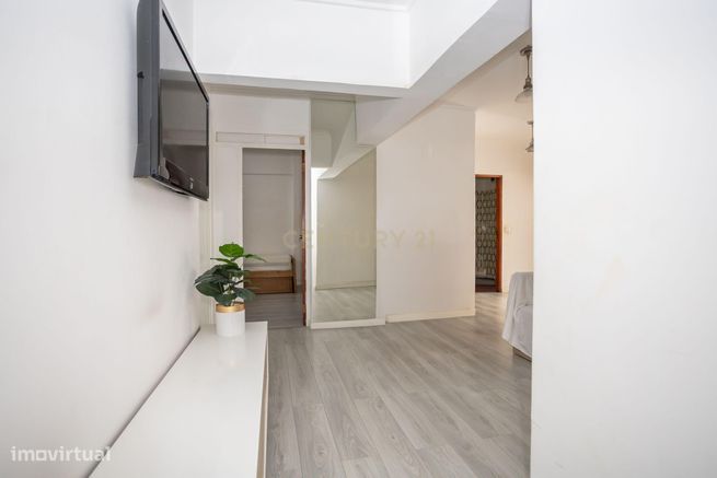 Apartamento T1+1 em Amadora com Elevador-4