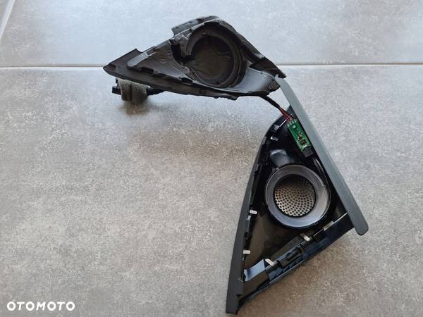 BMW G30 G31 F90 TRÓJKĄT LUSTERKA OSŁONA GŁOŚNIKA BOWERS  WILKINS 6824621 - 6