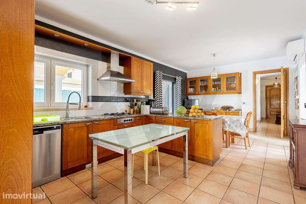 Moradia T5 com piscina junto à Quinta da Trindade / Quinta Dona Maria,-19