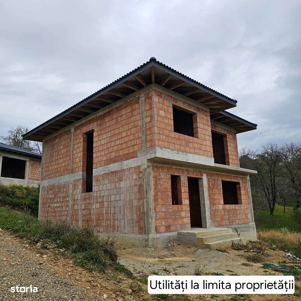 3 case la roșu de vânzare - Imagine principală: 4/20