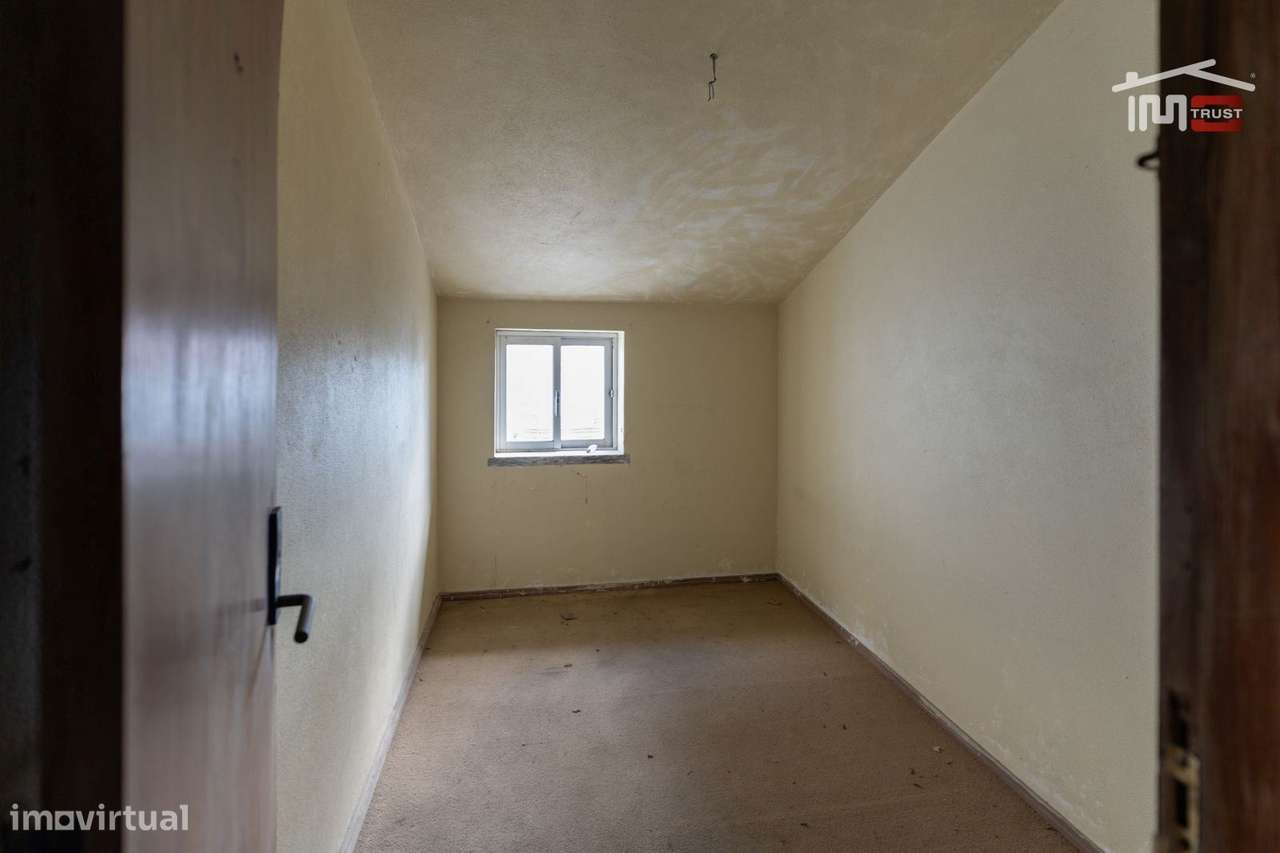 PREDIO PARA RECUPERAR A 300 METROS DO SANTUARIO DE FÁTIMA COM AREA ...-34