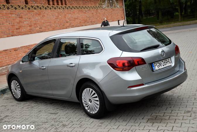 Opel Astra IV 1.6 CDTI Cosmo - 11