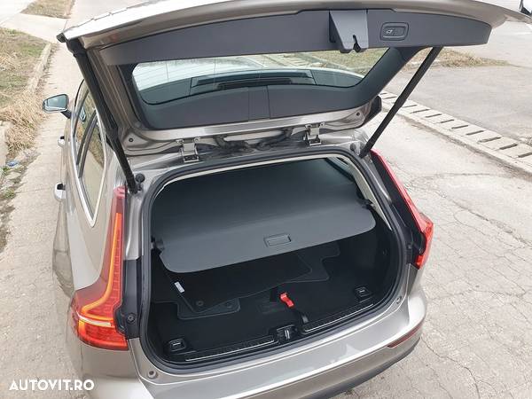 Volvo V60 D4 Momentum Pro - 14