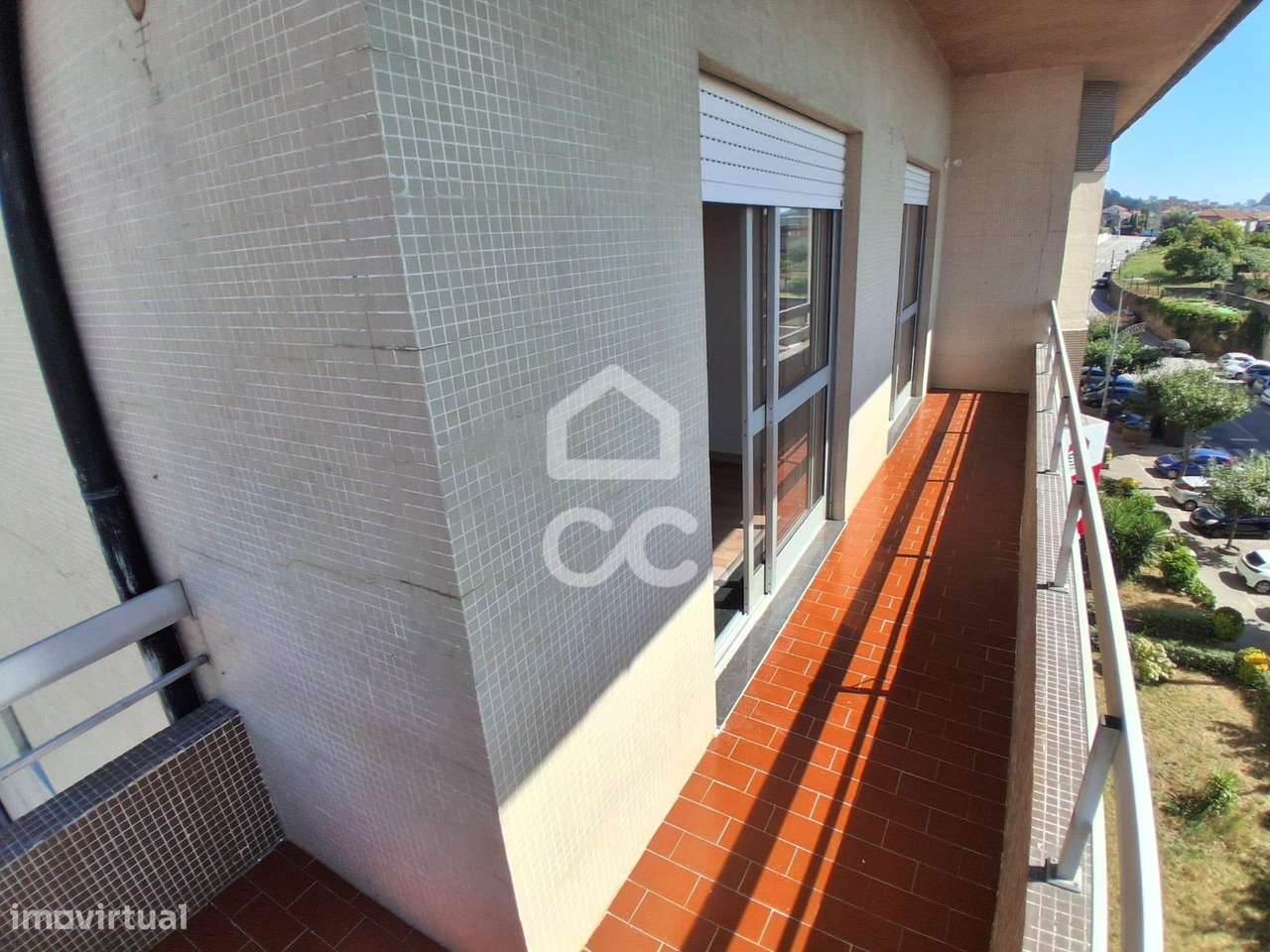 T3 Remodelado com 3 Frentes, Varandas e Elevador em Fânzeres, Gondomar-24