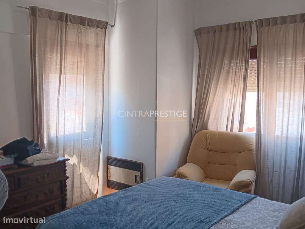 Apartamento T3 com garagem no Cacém perto da Avenida dos Bons Amigo...-9