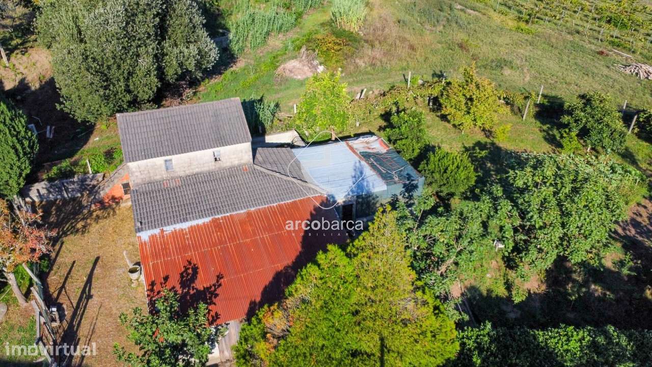 Quintinha com Potencial para Recuperação junto à Vila-24