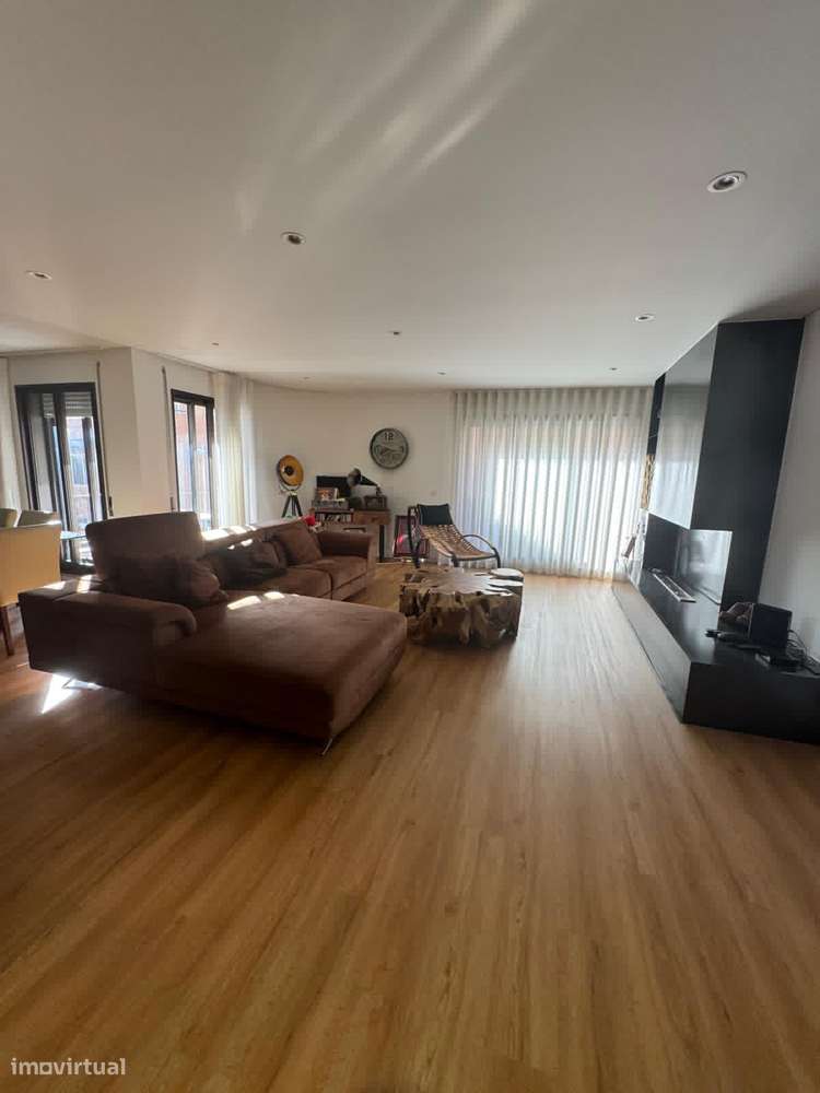 Apartamento T3 - 181m2- Localizado no Centro de Esposende-2