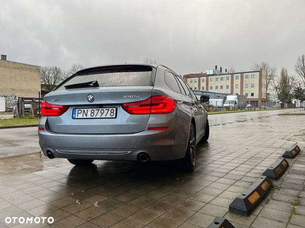 BMW Seria 5 530d xDrive Touring Sport Line - 4