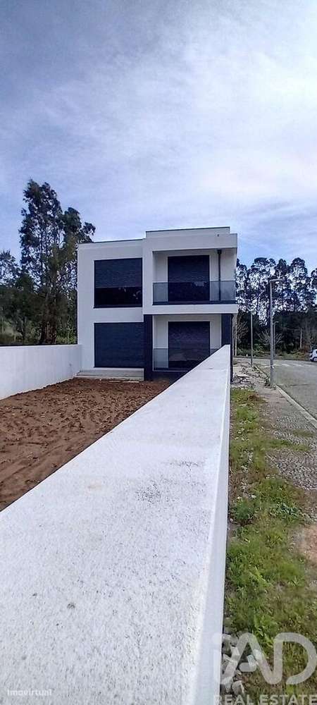 Casa / Villa T4 em Anta E Guetim de 222,00 m2 - Grande imagem: 5/16