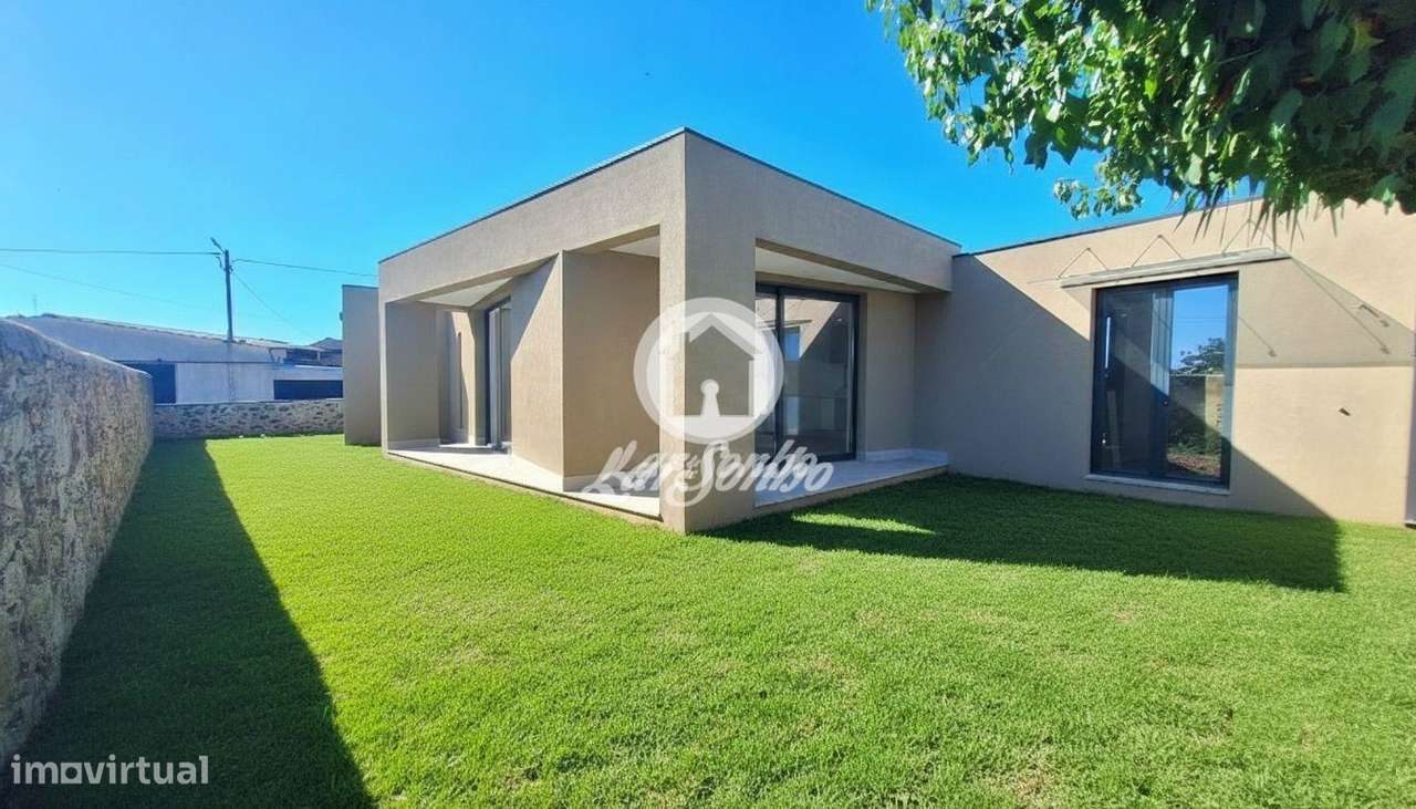 Moradia M3 individual e térrea com G.F. em Fradelos - Grande imagem: 2/23