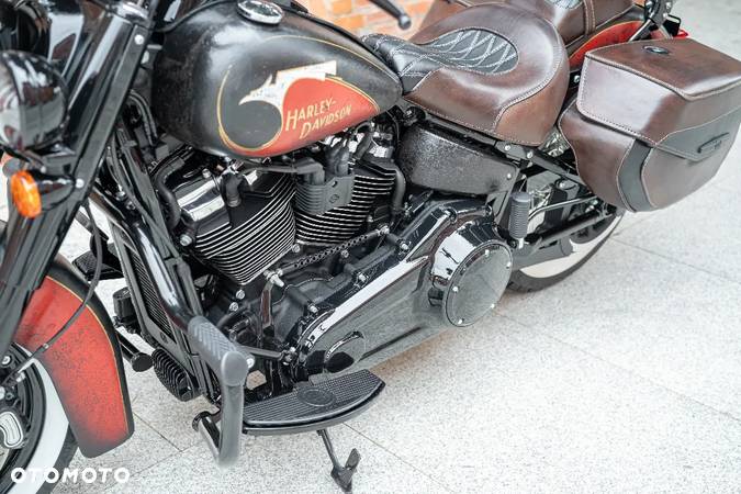 Harley-Davidson Softail Heritage Classic - 25