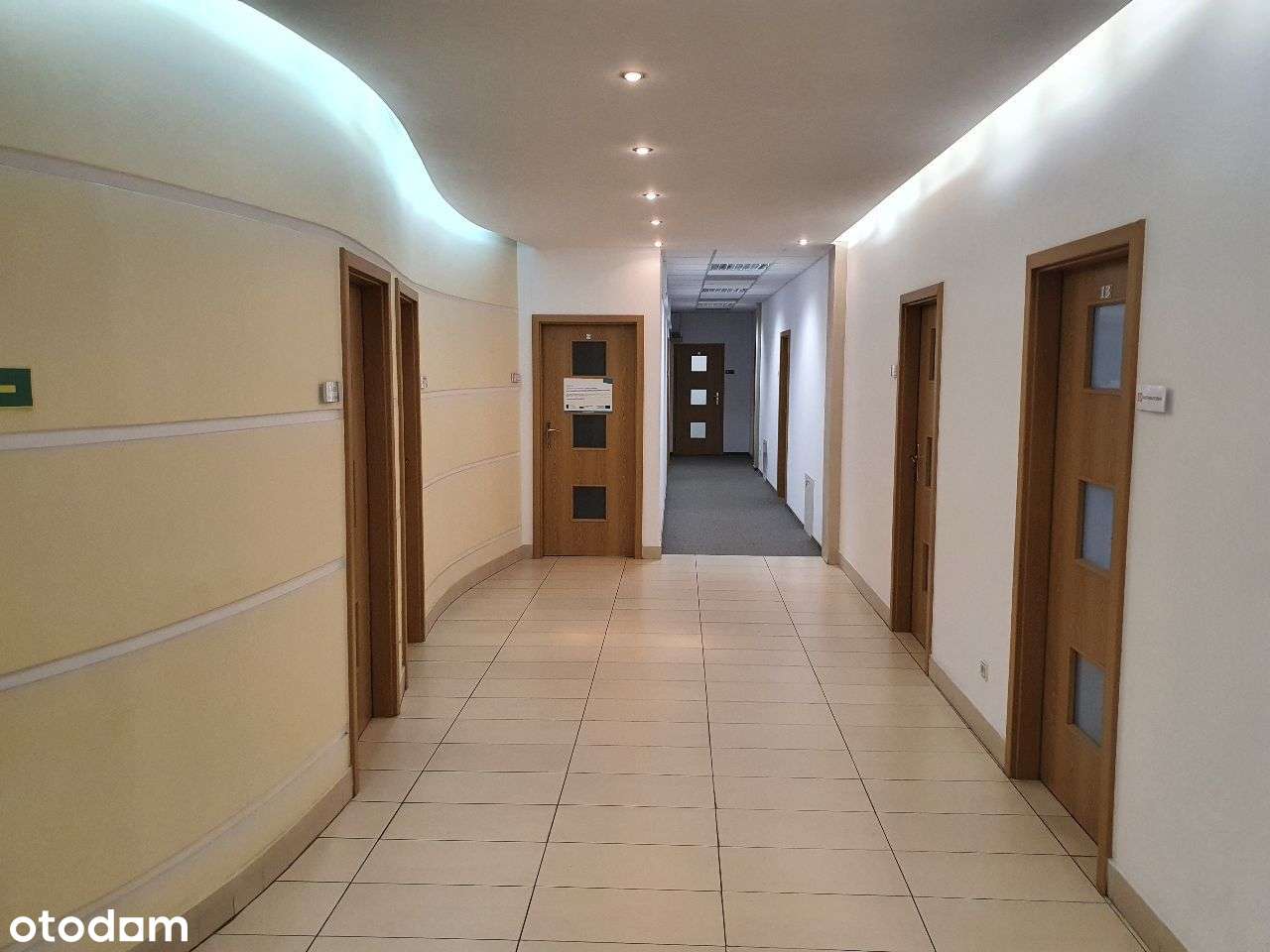 1/2 pomieszczenia | BIURO wsród ZIELENI | inne metraże - Pełny obrazek: 4/6